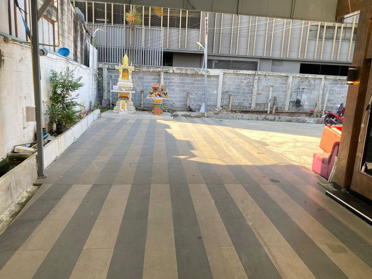 รูป บ้านพร้อมที่ดินให้เช่า เนื้อที่ 153 ตร.วา ถนนสุขุมวิท ซอย 33 - รูปที่ 10/14