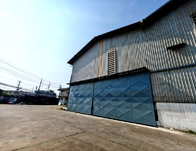 เช่าโรงงาน สมุทรสาคร :  ให้เช่าโกดัง พื้นที่ 575 ตารางเมตร ติดถนนเศรษฐกิจ 1 ใกล้แยกอ้อมน้อย สมุทรสาคร รถเทรลเลอร์เข้าได้