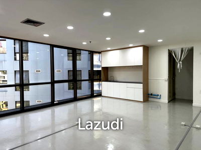 เช่าสำนักงาน ถนนมหาไชย : สำนักงานให้เช่า 94 ตร.ม. โครงการสำนักงานสูงย่านคลองเตยเหนือ เขตวัฒนา