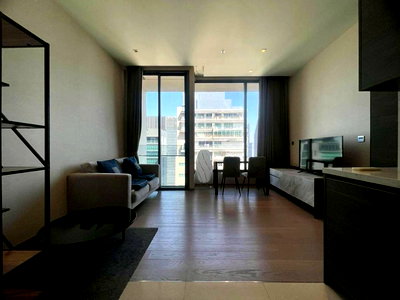 Condos for rent Big C Super Center Ratchadamri : ✨ Luxury 1 Bedroom Unit For Rent @ The Esse Asoke ✨🏡