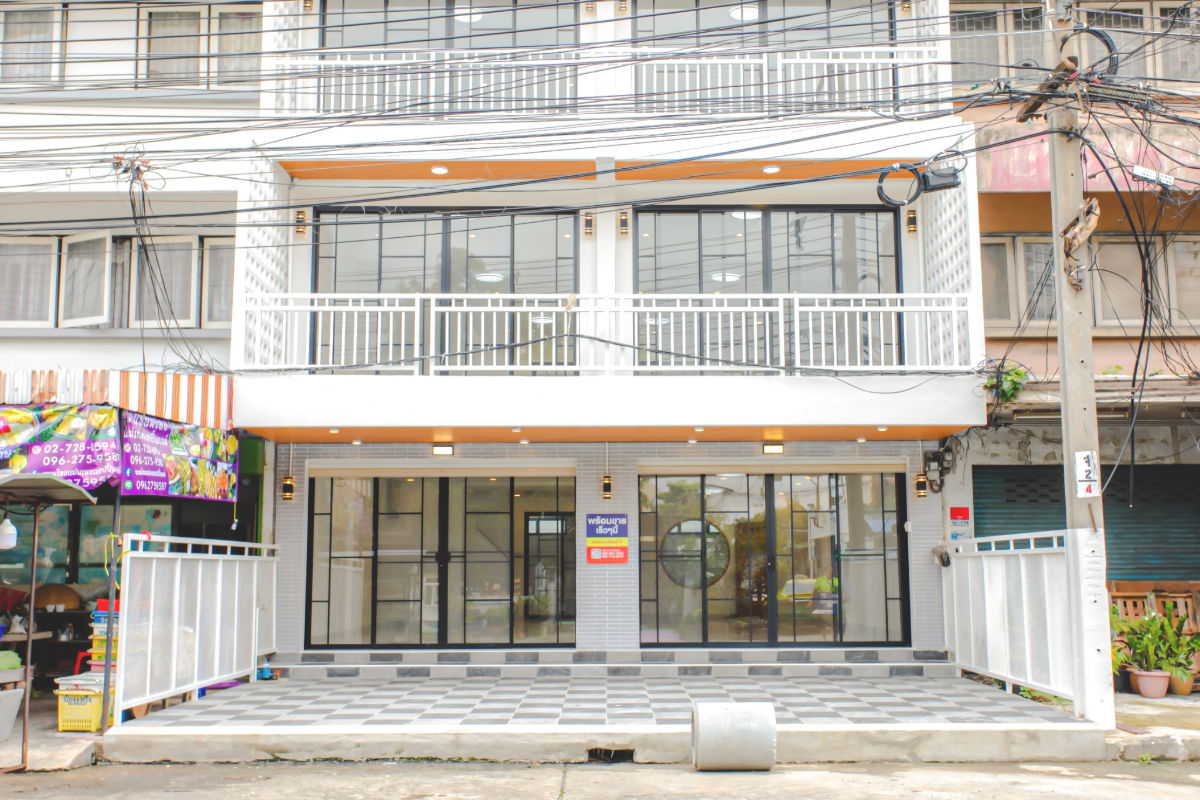 รูป 💰 ด่วน อาคารพาณิชย์ 4 ชั้น รีโนเวทใหม่พร้อมขาย ดีไซน์สวย คุ้มค่า น่าลงทุน - รูปที่ 2/32