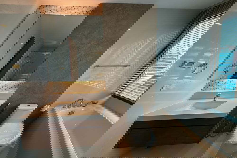 รูป 🔥 สำหรับเช่า !! ทำเลดี !! 🔥 Code C20260100054..........Bright Sukhumvit 24, 2 ห้องนอน, 2 ห้องน้ำ, แต่งครบ, สไตล์โมเดิร์น, พร้อมเข้าอยู่ 📣📣 - รูปที่ 11/15