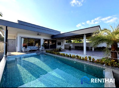 Houses for sale Chonburi : Exclusive 3-Bedroom Pool Villa for Family Living in Pattaya