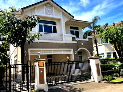 Houses for rent Bangkok : FOR RENT  HOUSE PROPERTY  58000 BAHT per MONTH