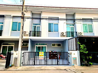 Townhouses for sale Suwannaphum International Airport : Selling a 2-story townhome, 19.6 square meters, in the Casa City Bangna project.