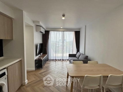 รูปภาพ 2-BR Condo at Fynn Aree near BTS Ari (ID 2608522)