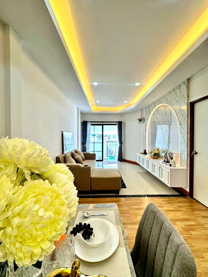 ทาวน์โฮม ชลบุรี : Townhouse for Sale in East Pattaya, Nern Plub Wan Area