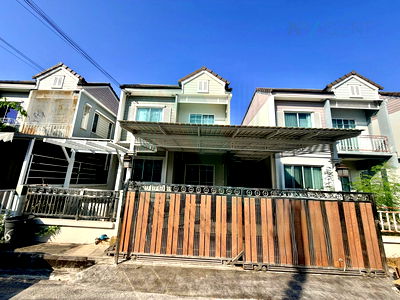 Townhouses for rent Samut Prakarn : For Rent 2-story Townhouse THE VILLAGE BANGNA KM.10 3 bedroom 2 bathroom