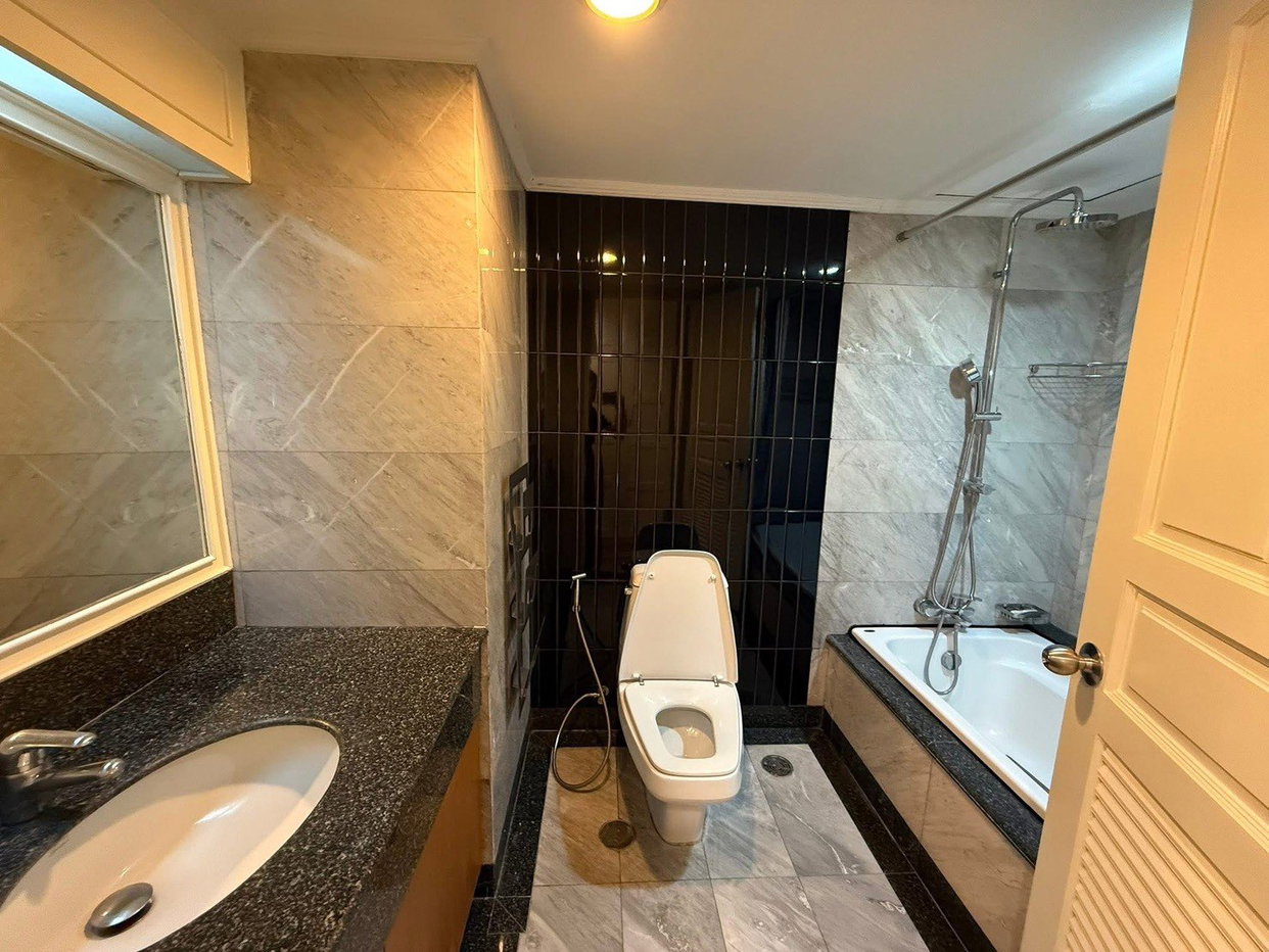 รูป LTH14315 – Condo for Rent | Lake Avenue Condo | 90.2 sqm | 1 Bed 2 Baths | Near BTS Asoke | 45K/Month | คอนโดให้เช่า เลค อเวนิว คอนโด - รูปที่ 7/8