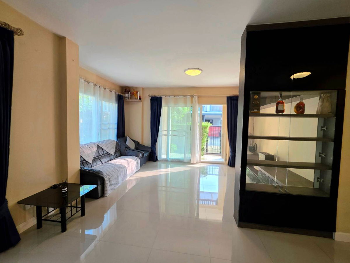 รูป ✨️ขายด่วน..บ้านเดี่ยวเซนโทร วัชรพล บ้านสวยมากตบแต่งพร้อมอยู่ รอบโครงการแวดล้อมสิ่งอำนวยความสะเวกครบครัน ใกล้รถไฟฟ้าและทางด่วน✨️ - รูปที่ 4/18