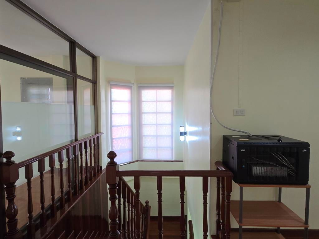 รูป บ้านเดี่ยว สำหรับออฟฟิส ที่ดินกว่า 200 ตรว. 4 ห้อง กว่า 300 ตรม. ประมาณ 1-2 กม. จาก BTS Major Ratchyothin - รูปที่ 78/102