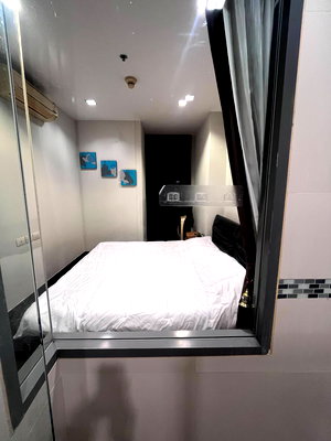 คอนโดให้เช่า : Ideo Q Phayathai【𝐑𝐄𝐍𝐓】🔥ลุคสุภาพแต่มีคาแรกเตอร์ ลายไม้เข้มสไตล์โมเดิร์น🔥 ติดต่อไลน์ไอดี: @hacondo