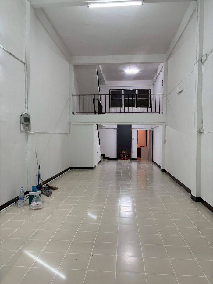 รูป 🏢 อาคารพาณิชย์ 3 ชั้นครึ่ง ทำเลดีมาก ซอยเสรีไทย 48 3 ห้องนอน 3 ห้องน้ำห่างจากปากซอยเพียง ประมาณ 40 เมตร - รูปที่ 16/18