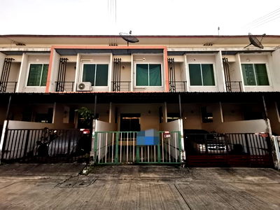 Townhouses for sale Chonburi : FOR SALE  TOWNHOUSE PROPERTY  1540000 BAHT.