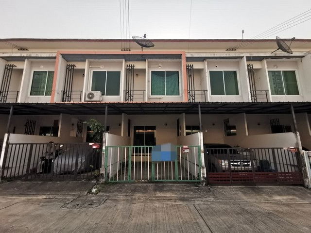 รูป BP00626 ขายทาวน์เฮ้าส์ หมู่บ้านสมาร์ทแลนด์ นิวสไตส์ 2 ชลบุรี - รูปที่ 1/8