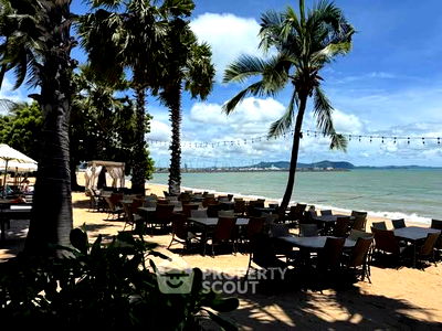 คอนโดให้เช่า : คอนโด 3-ห้องนอน ที่ โมเวนพิค ไวท์แซนด์บีช พัทยา ใกล้ เมืองพัทยา (ID 2577861)