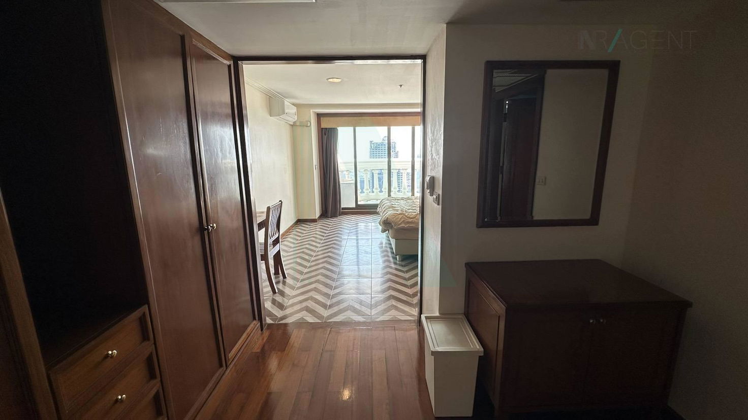 picture For Rent Condo STATE TOWER Building 1, Floor 42,Studio, Room size 68 sqm - 4/8