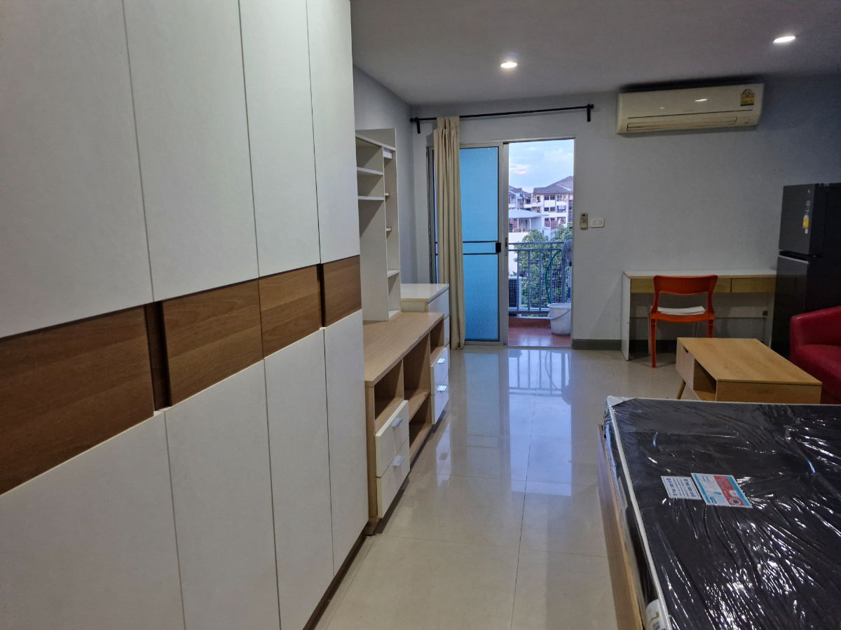 รูป คอนโด รีเจ้นท์โฮม 8 พหลโยธิน 67/1 ให้เช่า มีสระว่ายน้ำ ใกล้รถไฟฟ้า  - รูปที่ 5/5