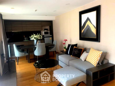 Condos for sale : 2-BR Condo at Klass Langsuan near BTS Chit Lom (ID 566432)