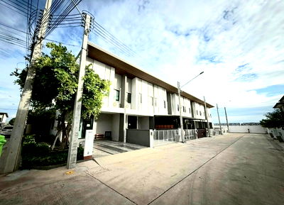 ทาวน์โฮมให้เช่า : 🏡บ้านว่างให้เช่าทาวน์โฮม 2 ห้องนอน พร้อมเฟอร์นิเจอร์ครบ พร้อมอยู่ 2นอน 2น้ำ