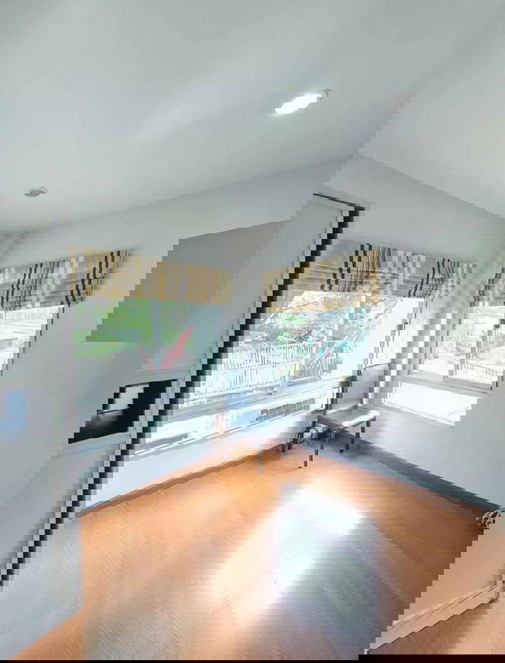 รูป #ให้เช่าทาวน์โฮม 3 ชั้น เฟอร์ครบ พร้อมอยู่  บ้านกลางเมือง The Paris กรุงเทพกรีฑา – รามคำแหง 60  มี 3 ห้องนอน | 3 ห้องน้ำ | - รูปที่ 16/19