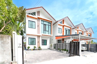 Houses for rent : Brand-New 2-Storey Corner House – Never Occupied Located in Maneekaeo Village, Bangsaen ,Chonburi Non-flooding area