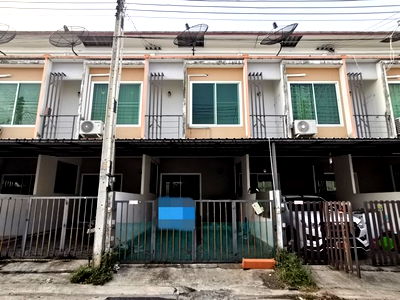 Townhouses for sale Hemaraj Eastern Seaboard Industrial Estate : FOR SALE  TOWNHOUSE PROPERTY  1727000 BAHT.