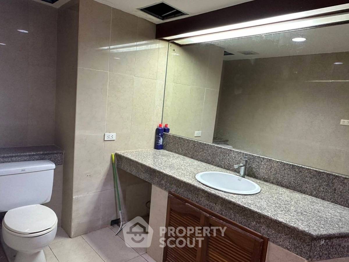 รูป คอนโด 3-ห้องนอน ที่ ริเวอร์ เฮเว่น เจริญกรุง คอนโดมิเนียม ใน บางคอแหลม (ID 2212014) - รูปที่ 6/22