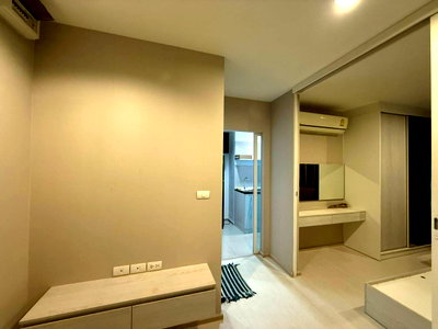Condos for rent : Aspire                                Erawan                   