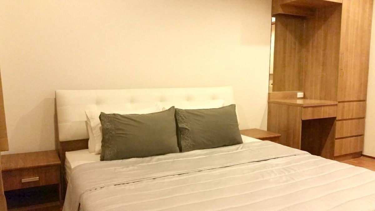 รูป ด่วน! ห้องสวยมาก ราคาดี เพิ่งรีโนเวทใหม่ "Villa Sathorn" ห้องใหญ่ 42 ตร.ม 1 ห้องนอน 1 ห้องน้ำ เพียง 3.99 ล้านเท่านั้น - รูปที่ 2/8