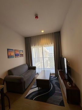 คอนโดหรูให้เช่า ตึดเซ็นทรัลเฟส ห้องใหม่วิวสระ 