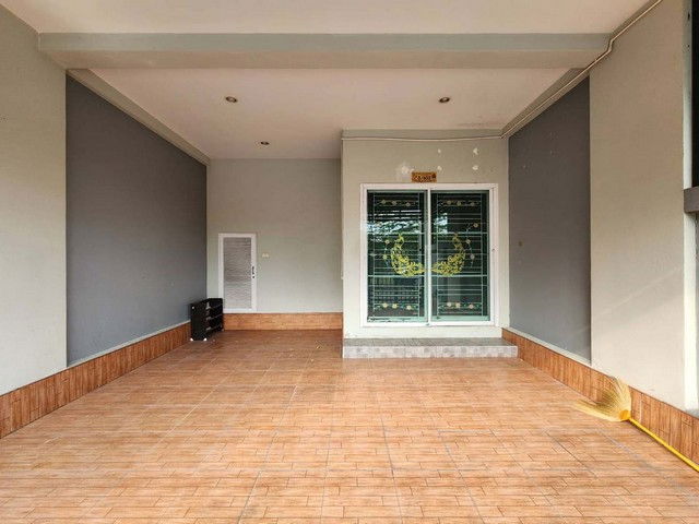 รูป B13657 ขายทาวน์เฮ้าส์ หมู่บ้านแกรนด์ทริปเปิ้ล ชลบุรี - รูปที่ 3/8