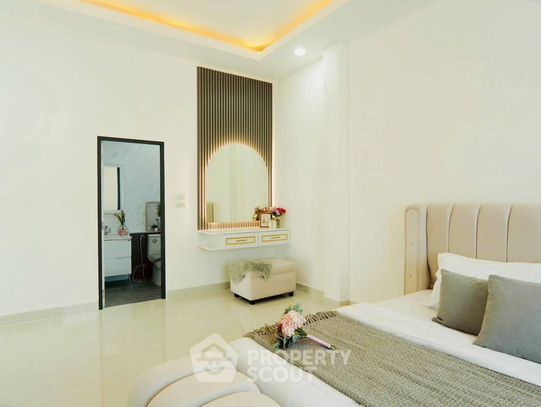 รูป บ้าน 4-ห้องนอน ที่ รัตนากร วิลเลจ 18 ใกล้ เมืองพัทยา (ID 2610519) - รูปที่ 15/19