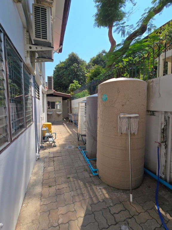 รูป บ้านเดี่ยว สำหรับออฟฟิส ที่ดินกว่า 200 ตรว. 4 ห้อง กว่า 300 ตรม. ประมาณ 1-2 กม. จาก BTS Major Ratchyothin - รูปที่ 36/102