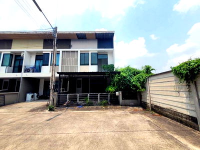 Townhouses for sale Chonburi : FOR SALE  TOWNHOUSE PROPERTY  2134000 BAHT.
