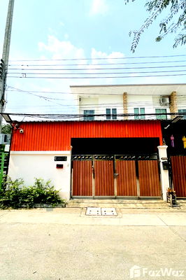 Townhouses for rent Bangkok : 3 Bedroom Townhouse for rent in Chorakhe Bua, Bangkok  1648758
