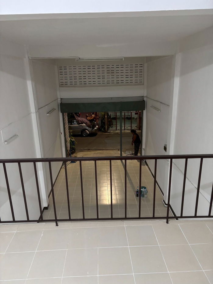 รูป 🏢 อาคารพาณิชย์ 3 ชั้นครึ่ง ทำเลดีมาก ซอยเสรีไทย 48 3 ห้องนอน 3 ห้องน้ำห่างจากปากซอยเพียง ประมาณ 40 เมตร - รูปที่ 4/18