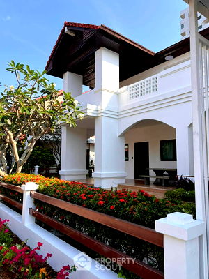 บ้านเดี่ยว ชลบุรี : วิลล่า 3-ห้องนอน ใน นาจอมเทียน (ID 2610405)