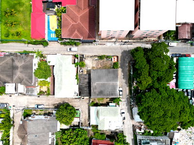 ที่ดิน ถนนลาดพร้าว : ขายด่วน! ที่ดินทำเลทอง ลาดพร้าว 93 สี่เหลี่ยมสวย แปลงมุม 105 ตรว. 420 ตรม.