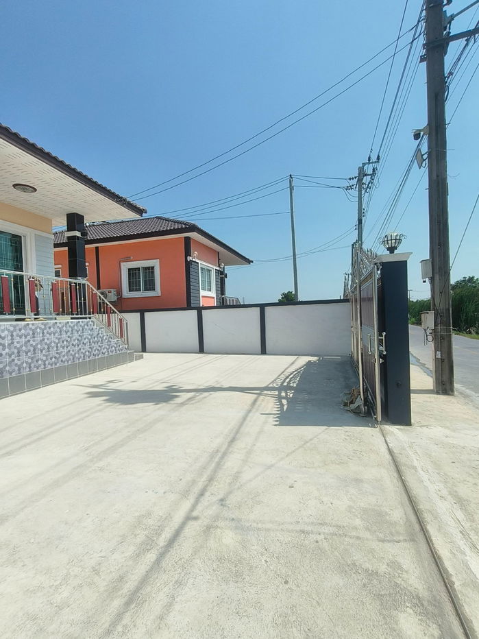 รูป บ้านสร้างใหม่ มือหนึ่ง นอกโครงการ โซนลาดกระบัง ถนนฉลองกรุง54  ลำปลาทิว ลาดกระบัง นัดชมบ้านได้ทุกวัน085-318-6868 คุณวา - รูปที่ 4/20