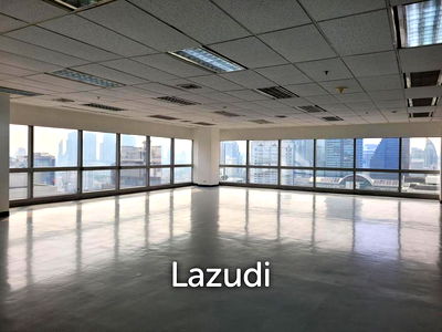 เช่าสำนักงาน เขตพระนคร : สำนักงานให้เช่าขนาด 229 ตร.ม. ย่านคลองเตยเหนือ เขตวัฒนา วิวเมืองในอาคารสูง