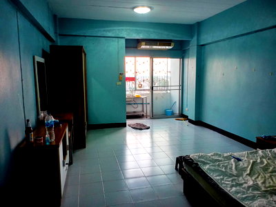 คอนโดให้เช่า : ให้เช่าคอนโดเด่นนคร เรสซิเด้นท์ ชั้น 10 พื้นที่ 32 ตร.ม. พร้อมเฟอร์นิเจอร์ ใกล้ MRT สายสีน้ำเงิน