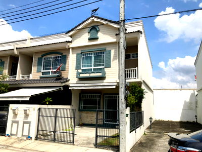 เช่าทาวน์โฮม เมกะ บางนา : 🏡 ให้เช่าทาวน์โฮม Indy บางนา (หลังมุม) ✨ ตกแต่งครบทั้งหลัง สไตล์วินเทจ 💰 ค่าเช่าเพียง 22,000 บาท / เดือน