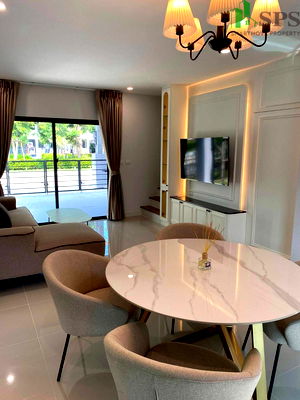 เช่าทาวน์โฮม บิ๊กซี บางพลี : ให้เช่าทาวน์เฮ้าส์ Pleno สุขุมวิท–บางนา 2 หลังมุม วิวสวน (SPSEVE1683)