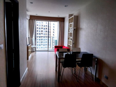 Condos for rent : Sky walk Condo close to BTS Phrakhanong for rent 25000 1bedroom 50sqm on 16th floor
