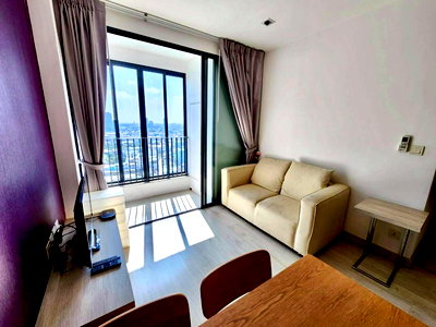 Condos for sale : Luxury Condo for Sale – Ideo Mobi Sathorn | BTS Krung Thonburi 2 Bedrooms, 2 Bathrooms, Beautiful Views from Every Room Direct access to BTS 