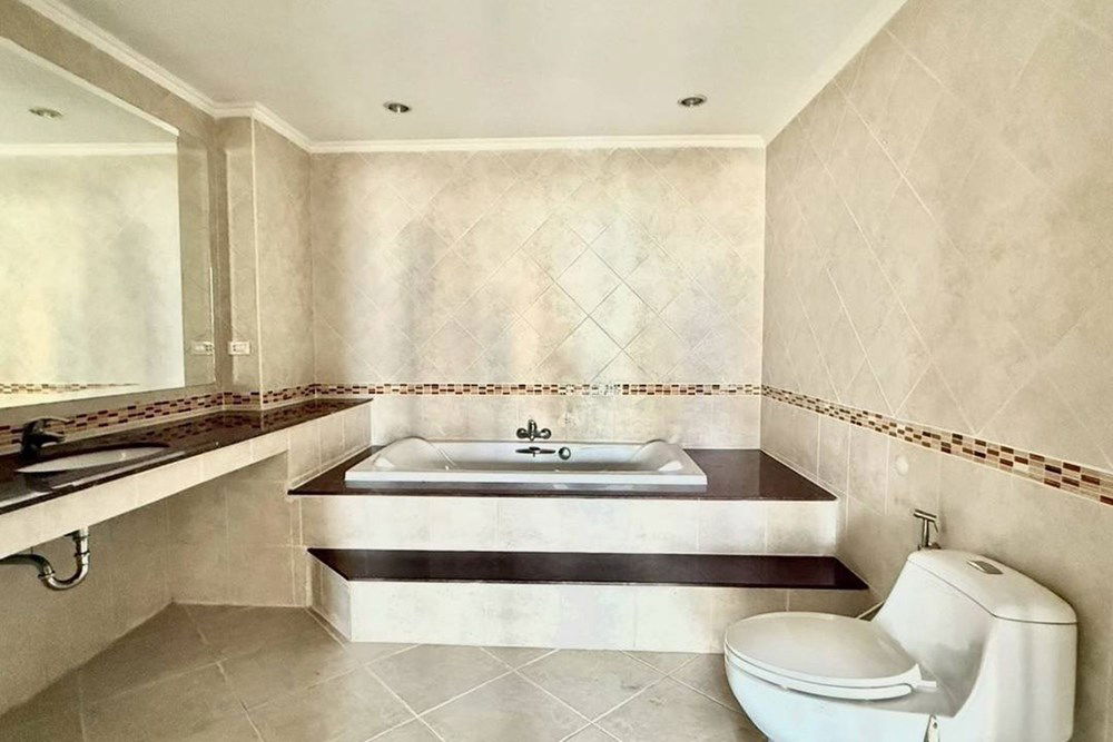 รูป [920611001-477] คอนโดหรูใจกลางพัทยา วิว-ทำเลเยี่ยม! - รูปที่ 13/15