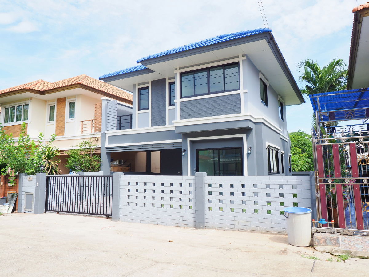 รูป 🔥 Clearance Sale บ้านแฝดรีโนเวทใหม่ หลังใหญ่ ถนนเมน ม.เติมรัก 3 บ้านกล้วย–ไทรน้อย - รูปที่ 2/38