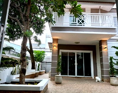 เช่าบ้านเดี่ยว ถนนลาดพร้าว : ให้เช่าบ้านเดี่ยว 2 ชั้น ซอยลาดพร้าว 64 / ไม่มีเฟอร์นิเจอร์ / แอร์ทั้งหลัง 6 เครื่อง อยู่อาศัย หรือ Home Office