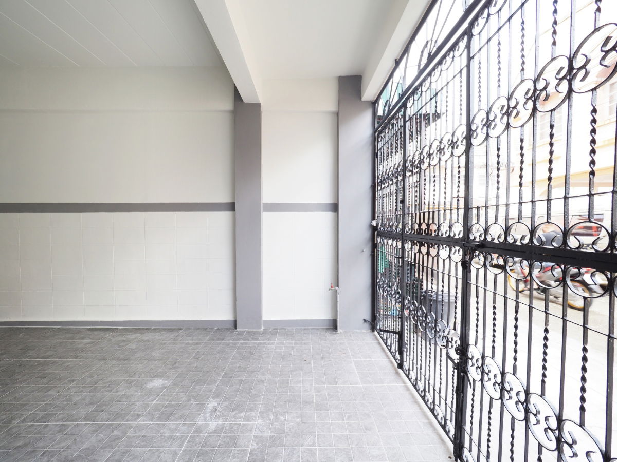 รูป 🔥 Clearance Sale ต่ำกว่าทุน ทาวน์เฮ้าส์ 3 ชั้น รีโนเวทใหม่ทั้งหลัง ม.บัวทองธานี | บางใหญ่–กาญจนาภิเษก - รูปที่ 4/42